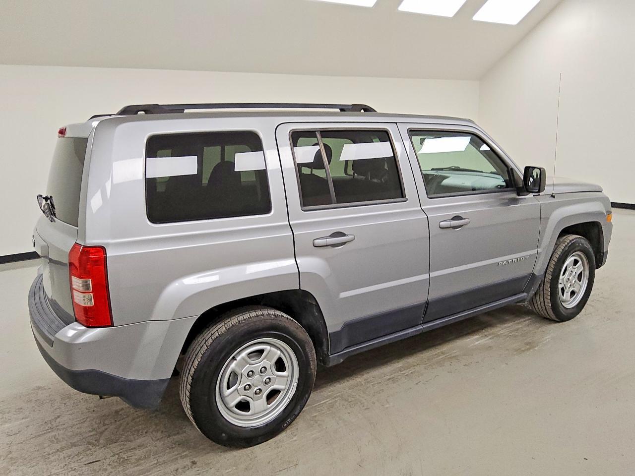 2015 JEEP PATRIOT SPORT — Фото 3 из 13