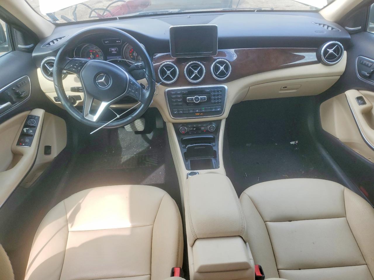 2015 MERCEDES-BENZ GLA 250 4MATIC — Фото 8 из 12