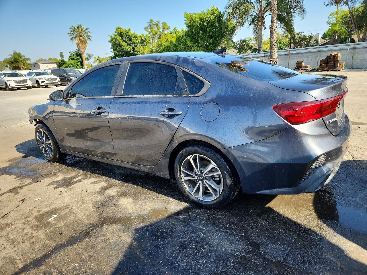 2023 KIA FORTE LXS — Фото 2 из 13