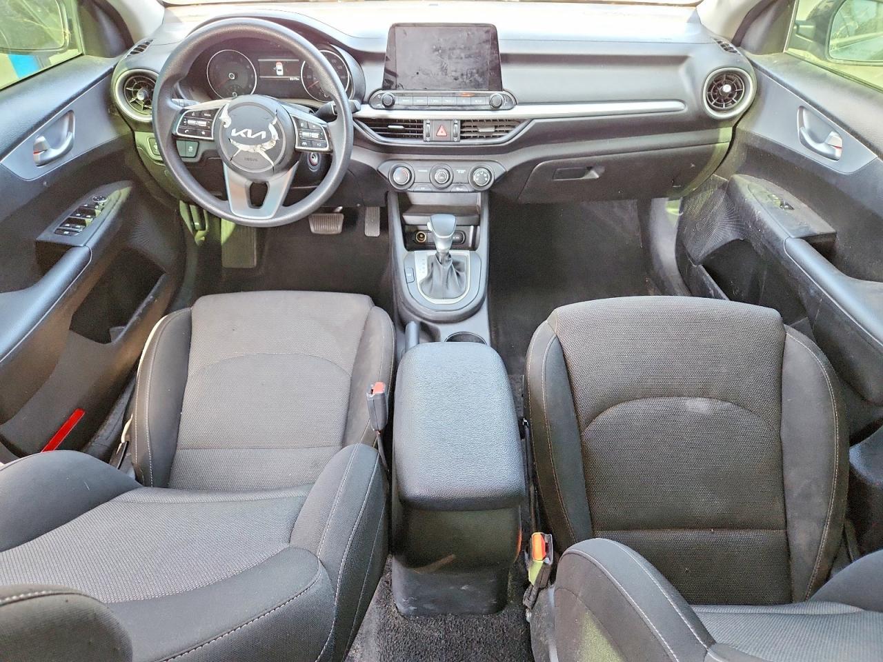 2023 KIA FORTE LXS — Фото 8 из 13