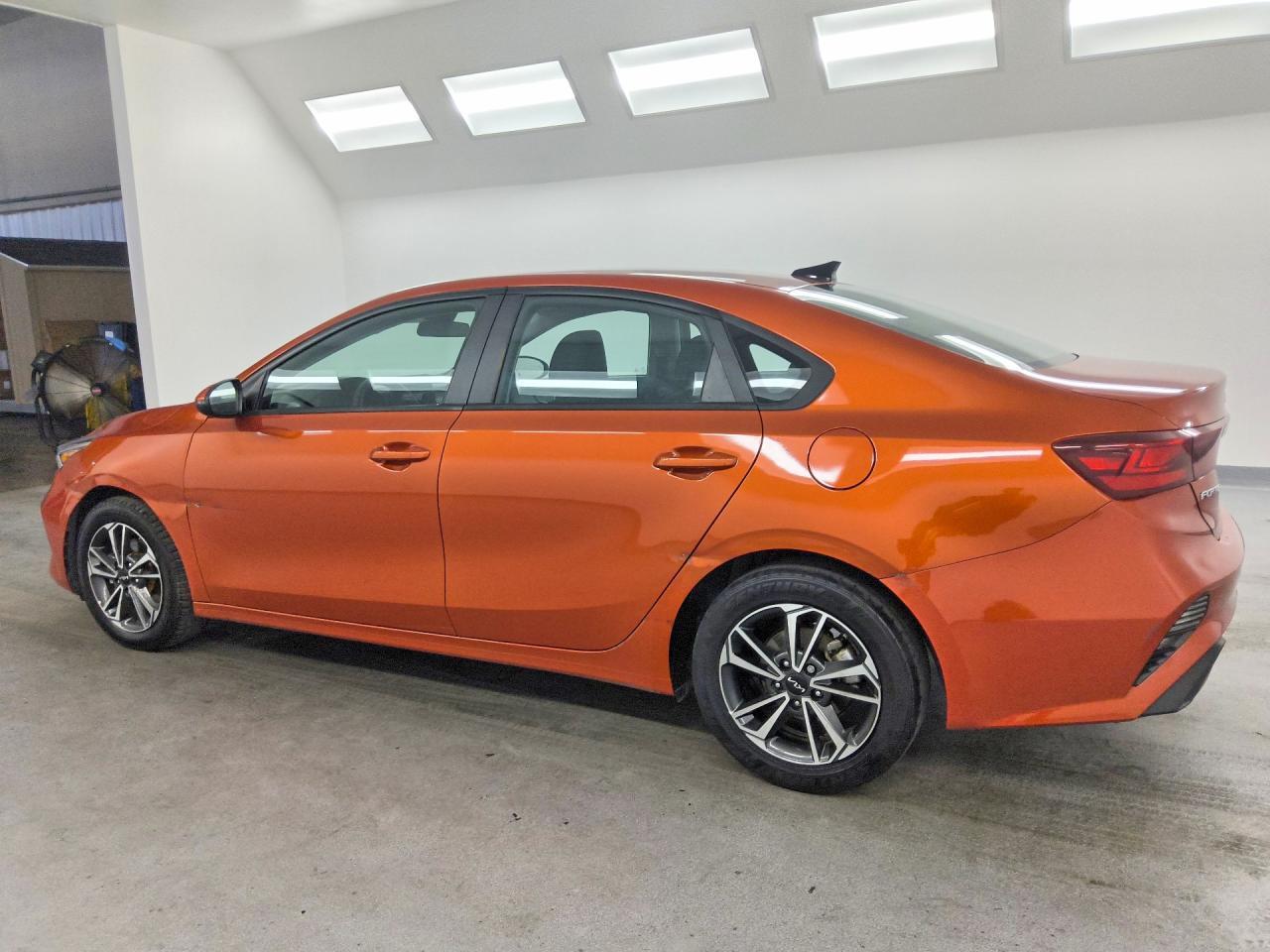 2023 KIA FORTE LXS — Фото 2 из 12