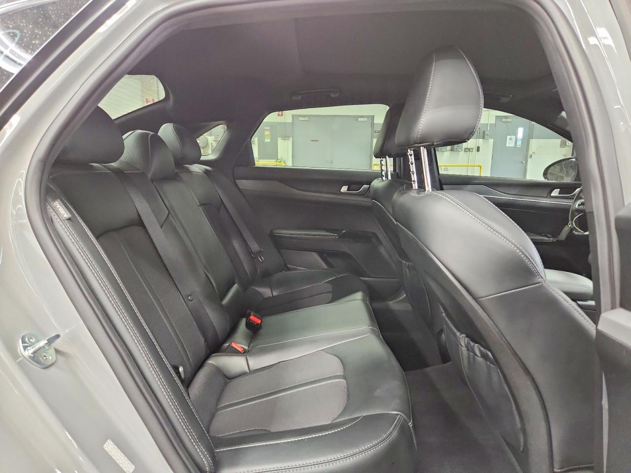 2023 KIA K5 GT LINE — Фото 10 из 12