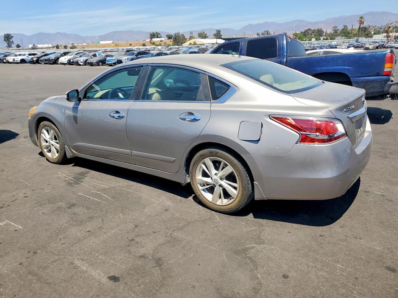 2015 NISSAN ALTIMA 2.5 SL — Фото 2 из 12