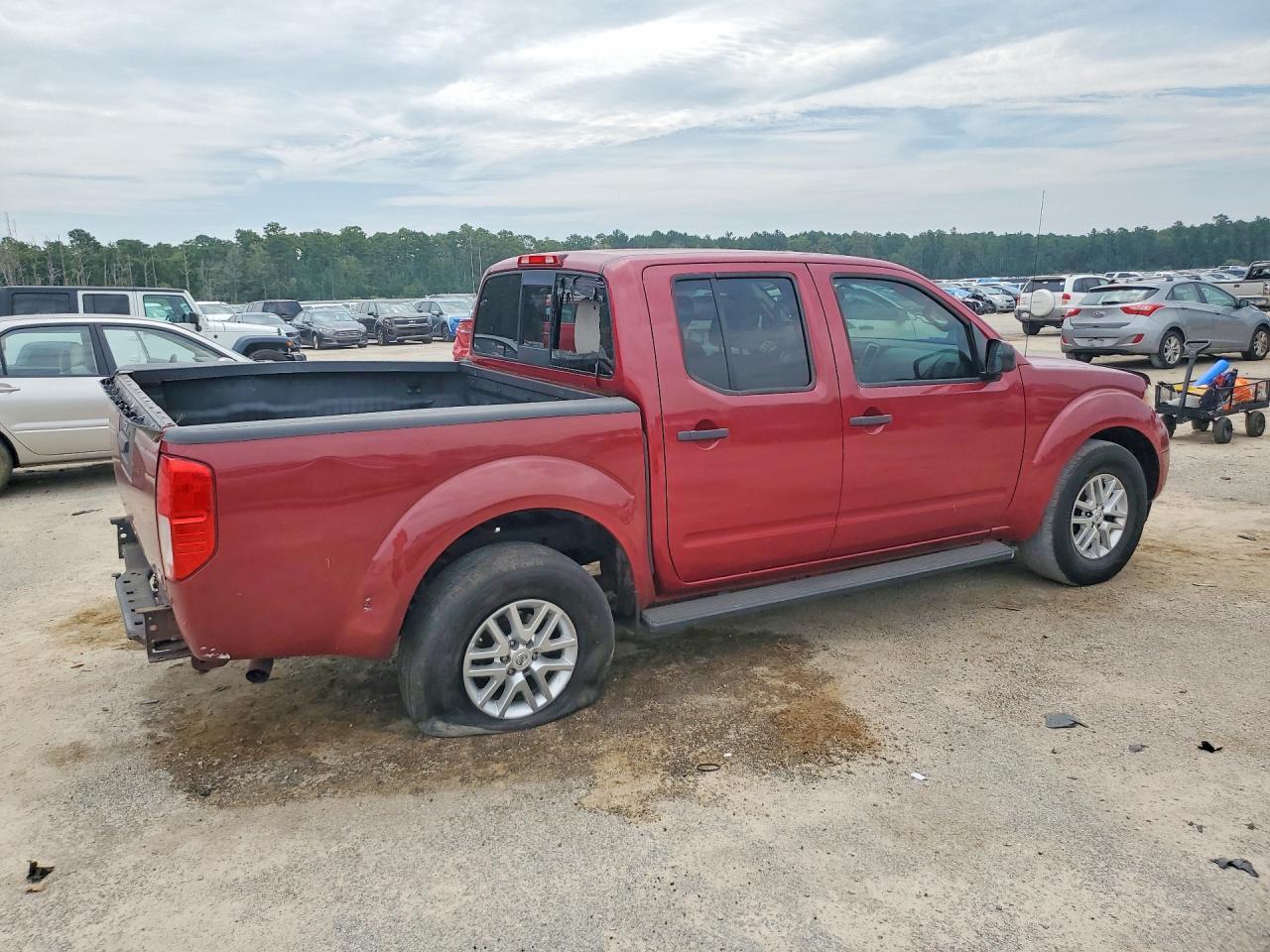 2015 NISSAN FRONTIER SV — Фото 3 из 13
