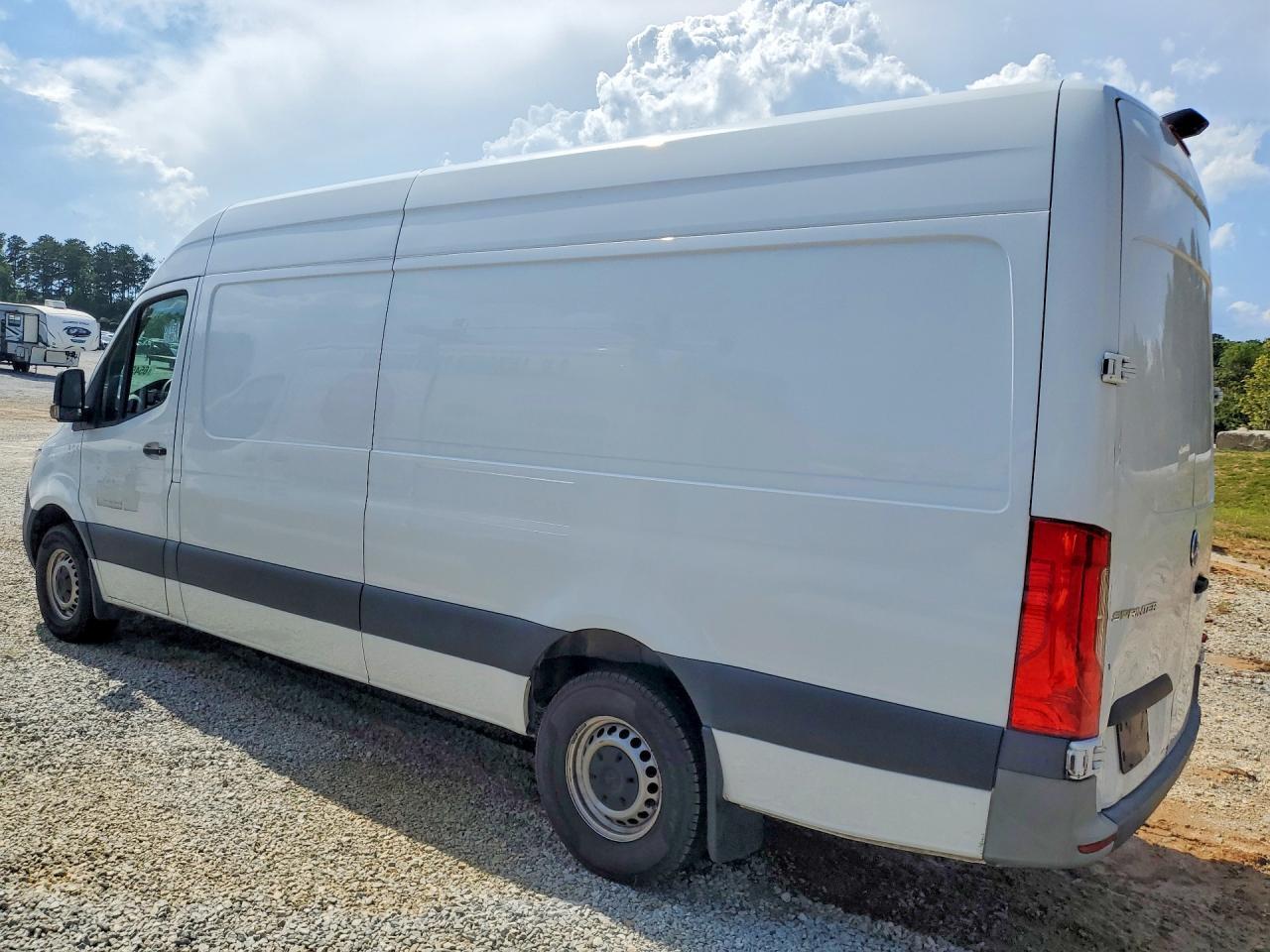 2023 MERCEDES-BENZ SPRINTER 2500 DELIVERY VAN — Фото 2 из 13