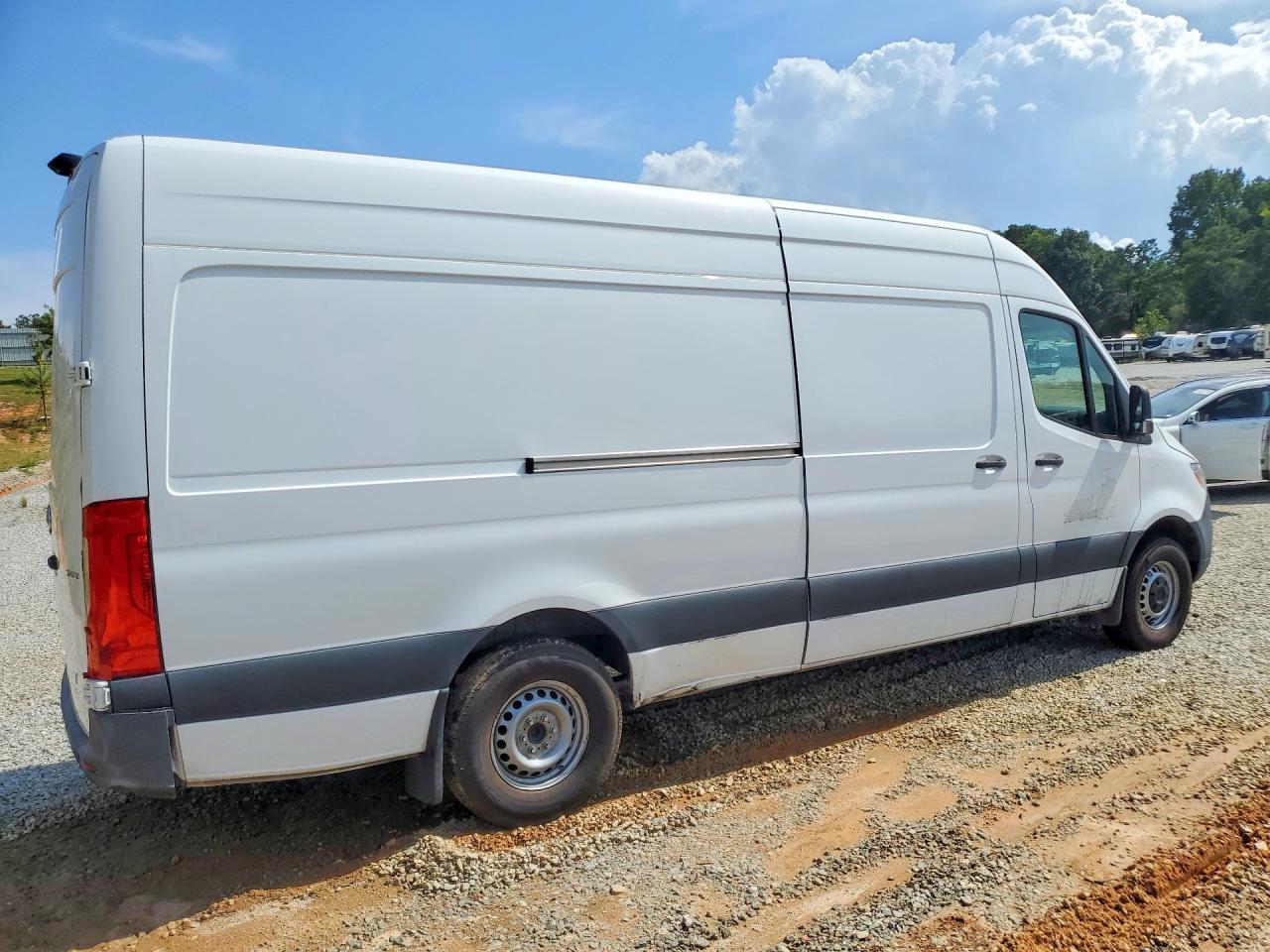 2023 MERCEDES-BENZ SPRINTER 2500 DELIVERY VAN — Фото 3 из 13