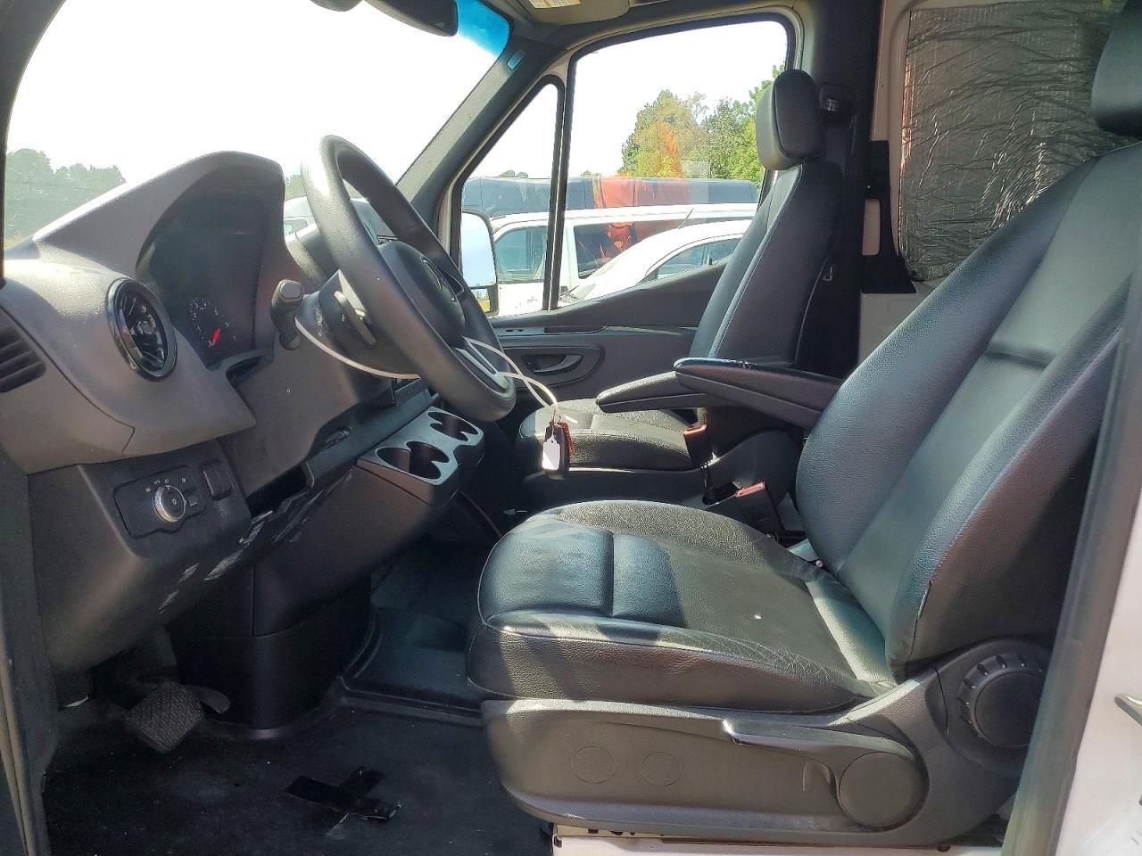 2023 MERCEDES-BENZ SPRINTER 2500 DELIVERY VAN — Фото 7 из 13