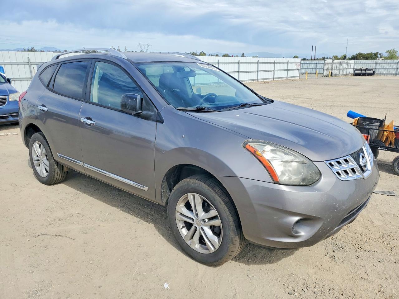 JN8AS5MV1FW753760 2015 NISSAN ROGUE SELECT photo no. 4