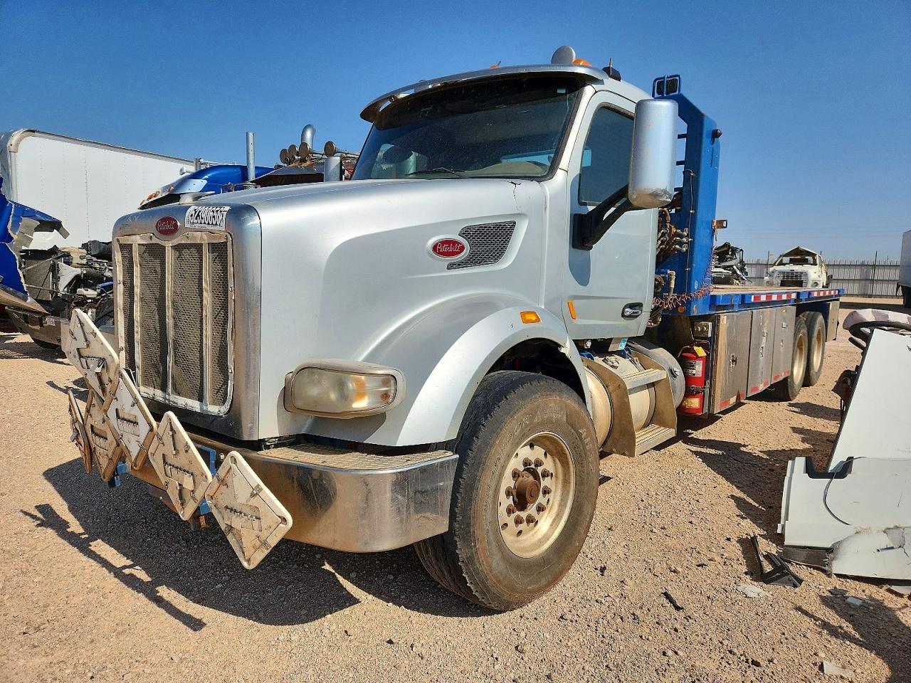 2015 PETERBILT 567 — Фото 2 из 10