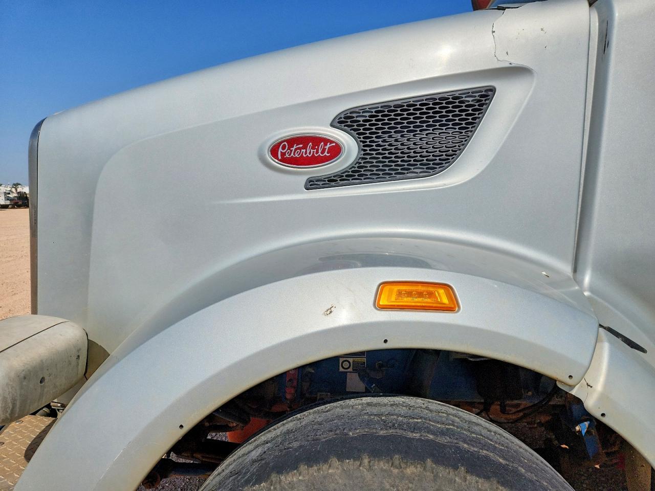 2015 PETERBILT 567 — Фото 7 из 10