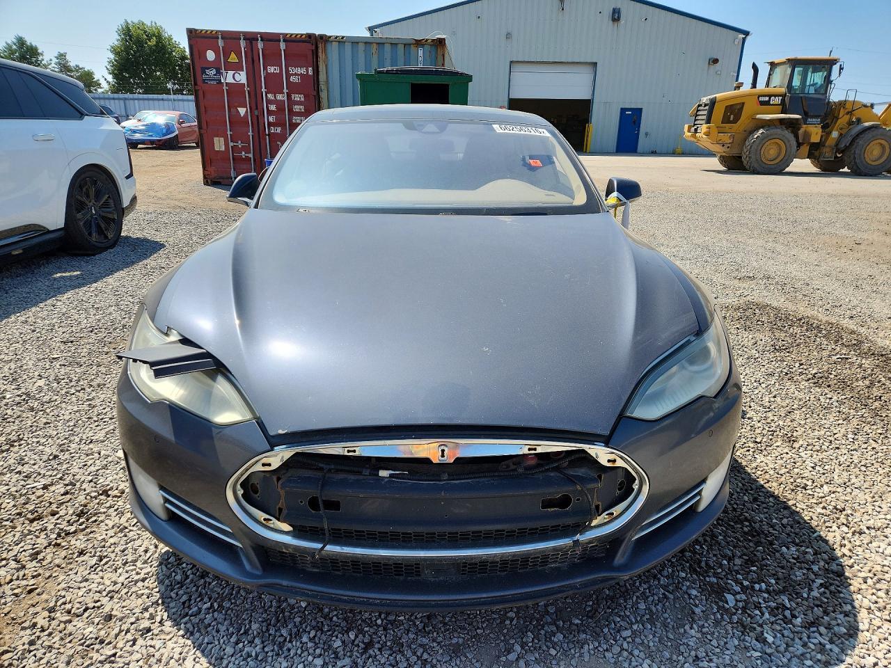 2015 TESLA MODEL S 85D — Фото 5 из 12