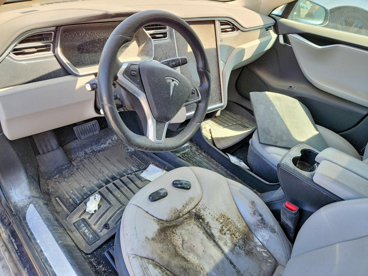 2015 TESLA MODEL S 85D — Фото 8 из 12