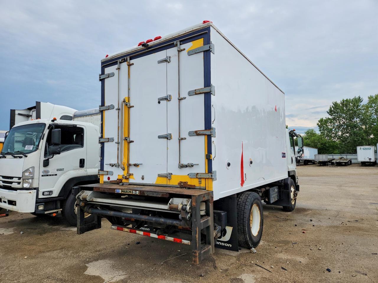 2018 ISUZU FTR REFRIGERATED BOX TRUCK — Фото 3 из 13