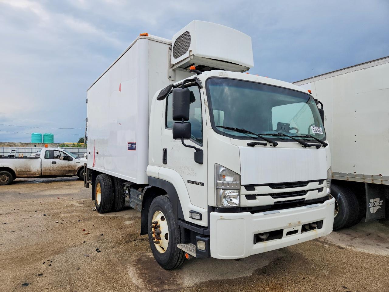 2018 ISUZU FTR REFRIGERATED BOX TRUCK — Фото 4 из 13