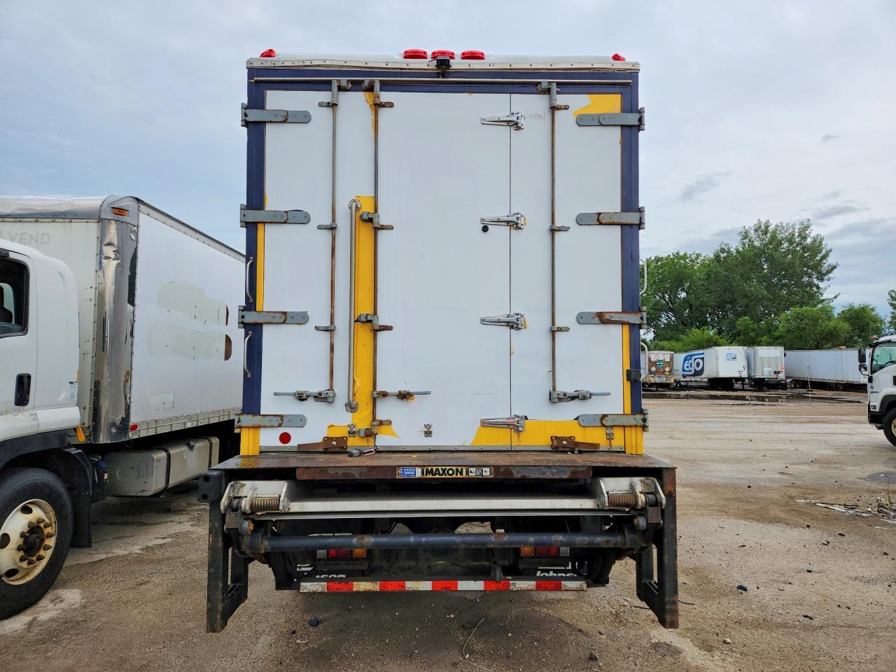 2018 ISUZU FTR REFRIGERATED BOX TRUCK — Фото 6 из 13