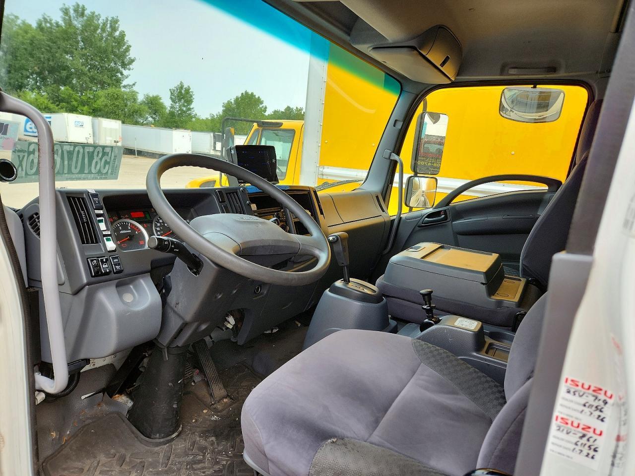 2018 ISUZU FTR REFRIGERATED BOX TRUCK — Фото 8 из 13