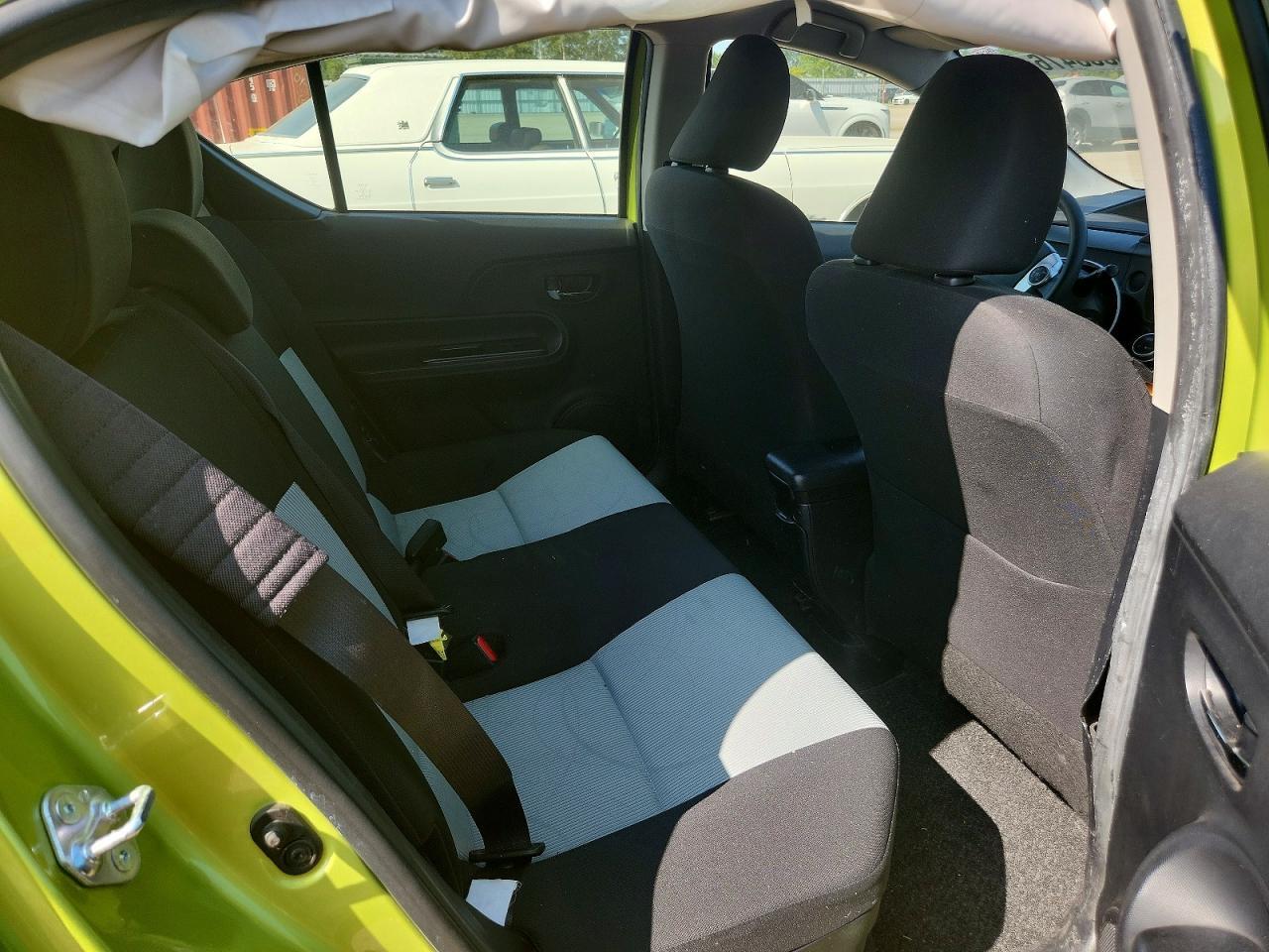 2015 TOYOTA PRIUS C ONE — Фото 10 из 13