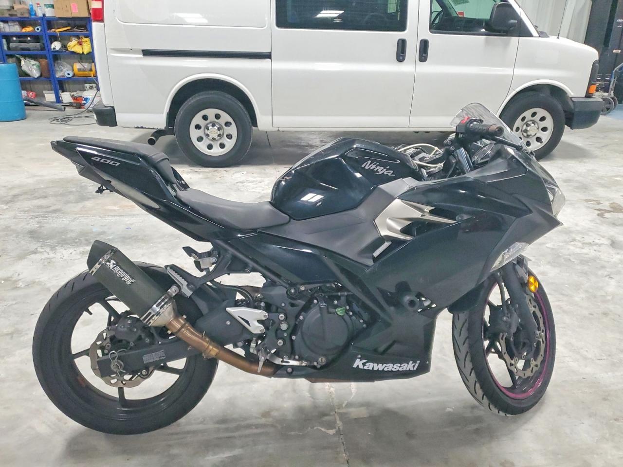 JKAEXKH11JDA12191 2018 KAWASAKI EX400 photo no. 1