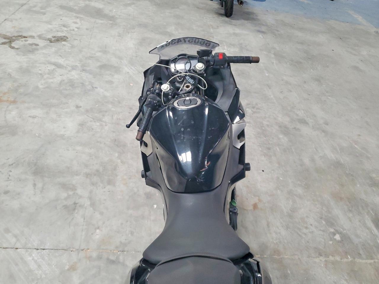 JKAEXKH11JDA12191 2018 KAWASAKI EX400 photo no. 6