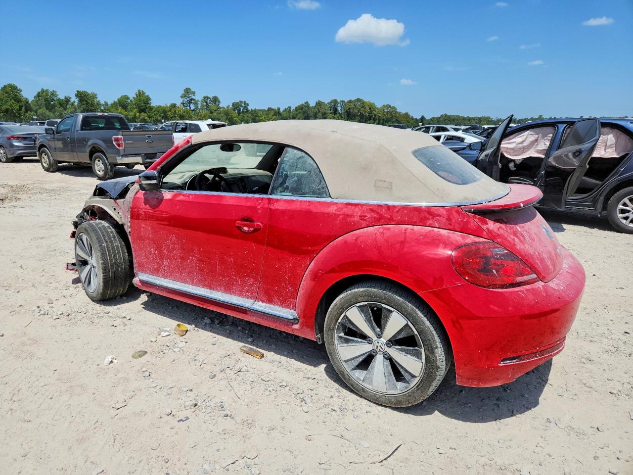 2015 VOLKSWAGEN BEETLE R-LINE — Фото 2 из 12
