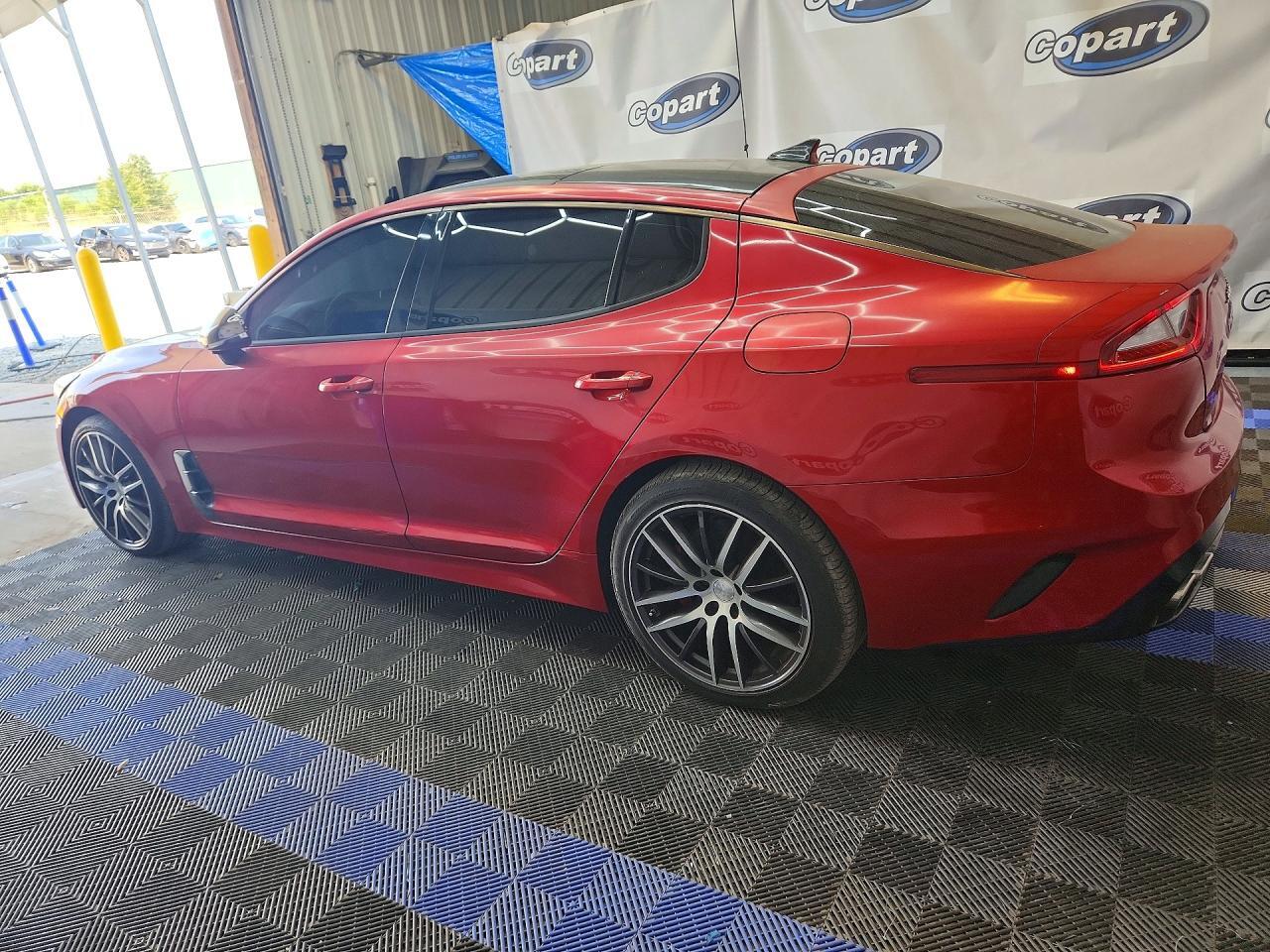 2018 KIA STINGER GT2 — Фото 2 из 12