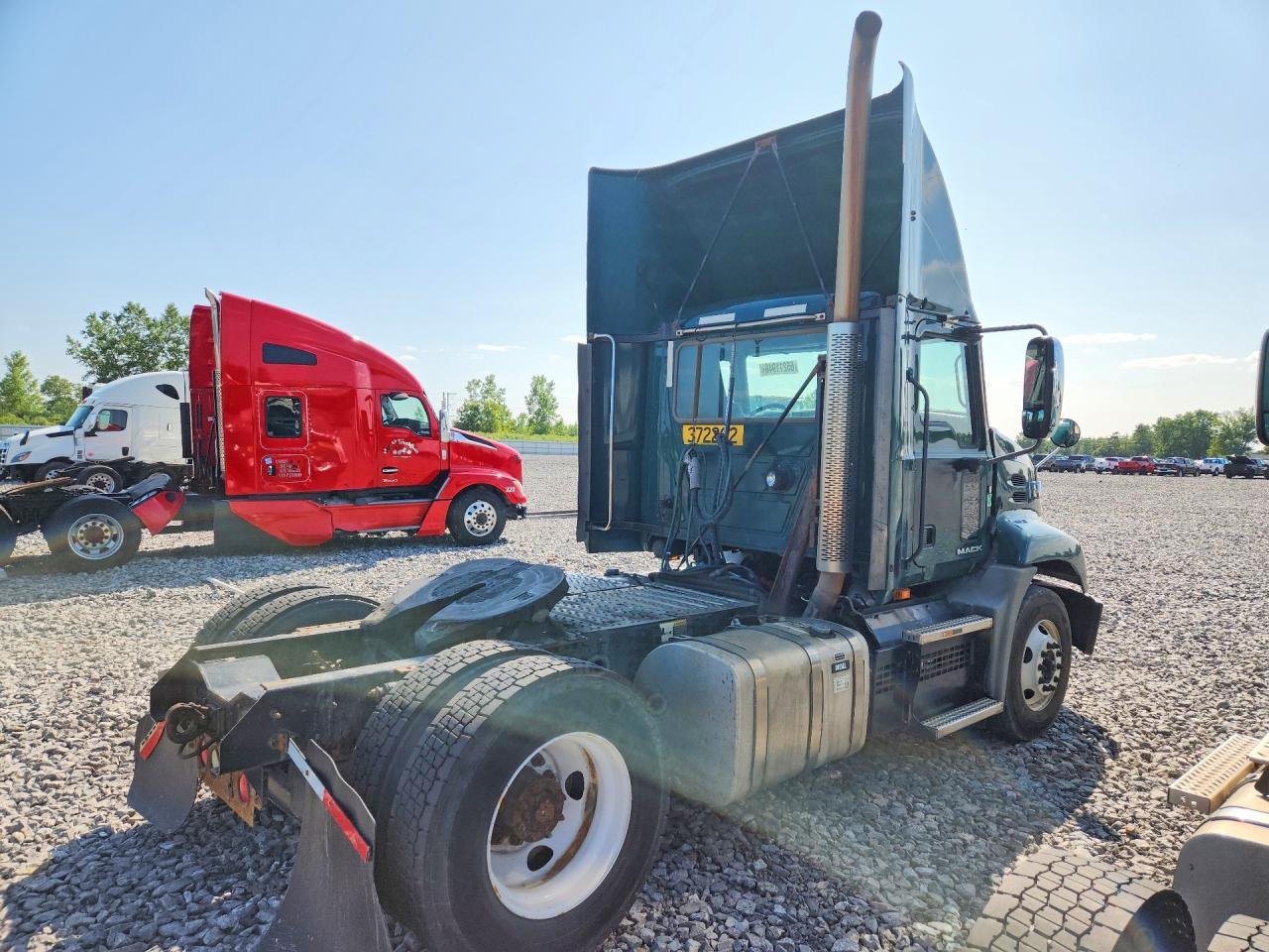2018 MACK CXU612 SEMI TRUCK — Фото 3 из 13
