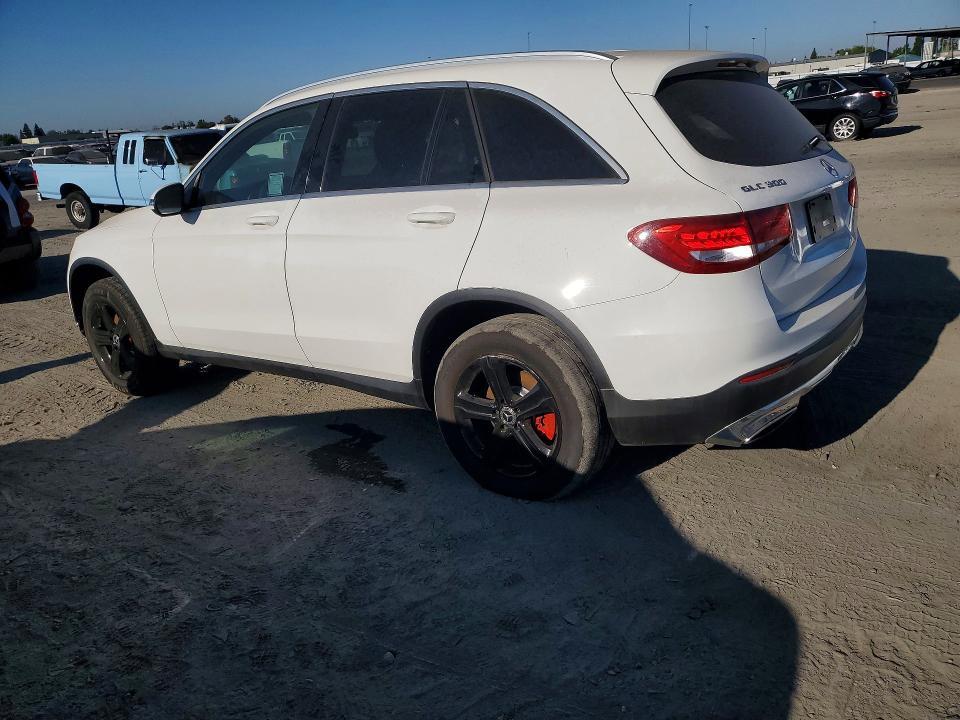 2018 MERCEDES-BENZ GLC 300 — Фото 2 из 12