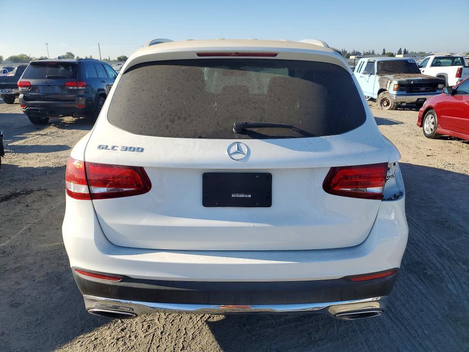 2018 MERCEDES-BENZ GLC 300 — Фото 6 из 12