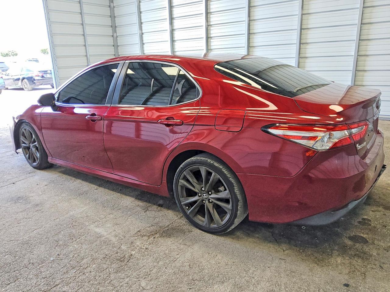 2018 TOYOTA CAMRY LE — Фото 2 из 12