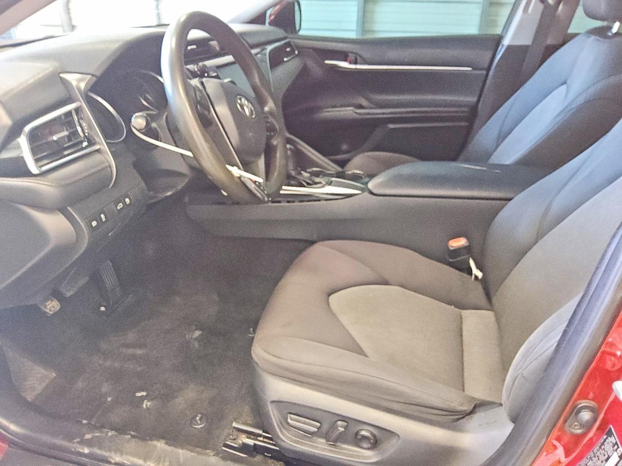 2018 TOYOTA CAMRY LE — Фото 7 из 12