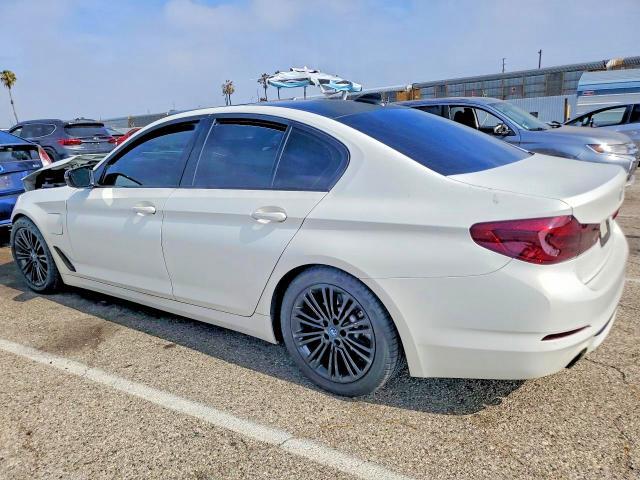 2019 BMW 530E — Фото 2 из 12
