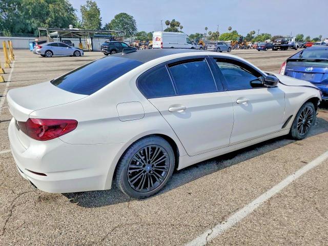 2019 BMW 530E — Фото 3 из 12
