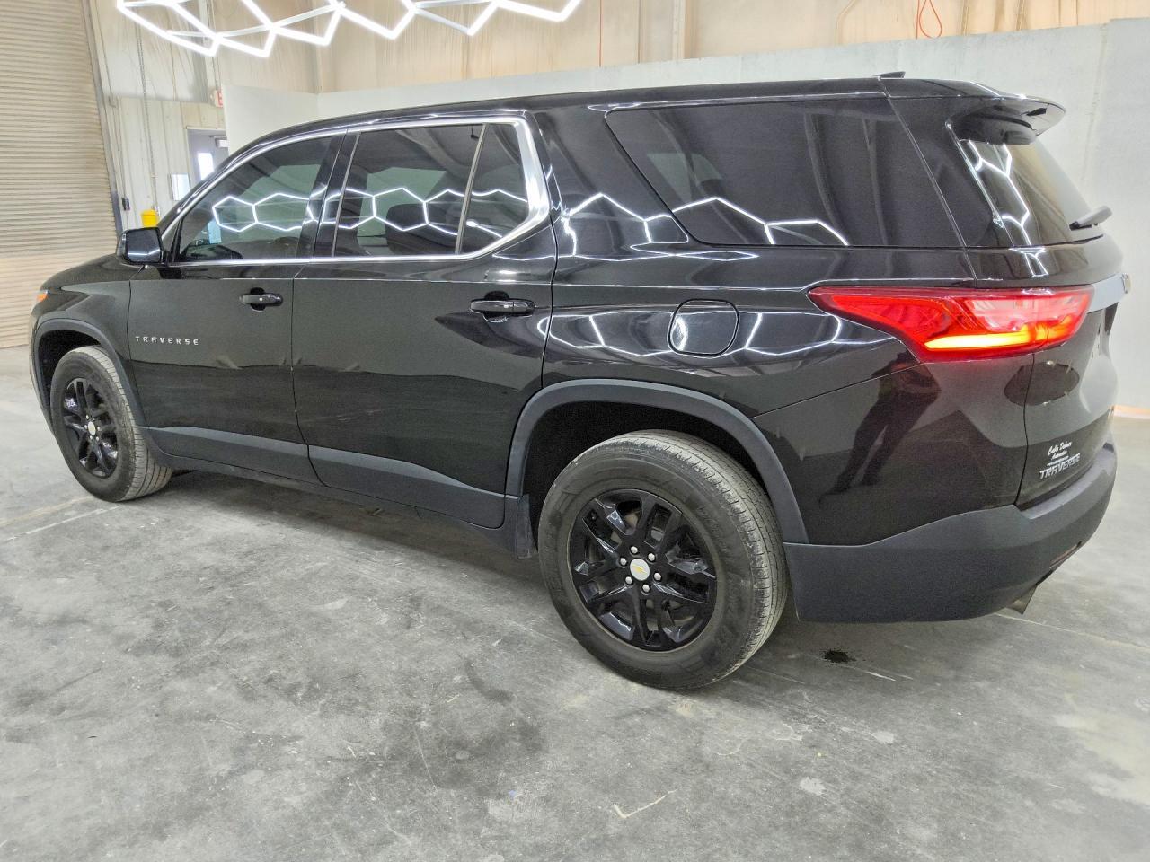 2019 CHEVROLET TRAVERSE LS — Фото 2 из 13