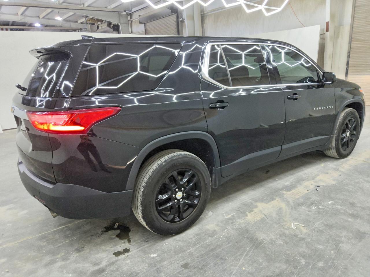 2019 CHEVROLET TRAVERSE LS — Фото 3 из 13