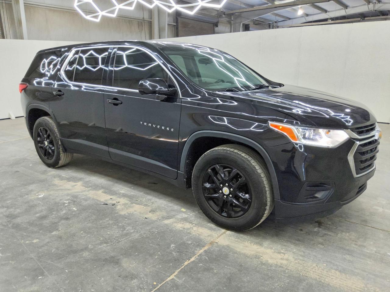 2019 CHEVROLET TRAVERSE LS — Фото 4 из 13
