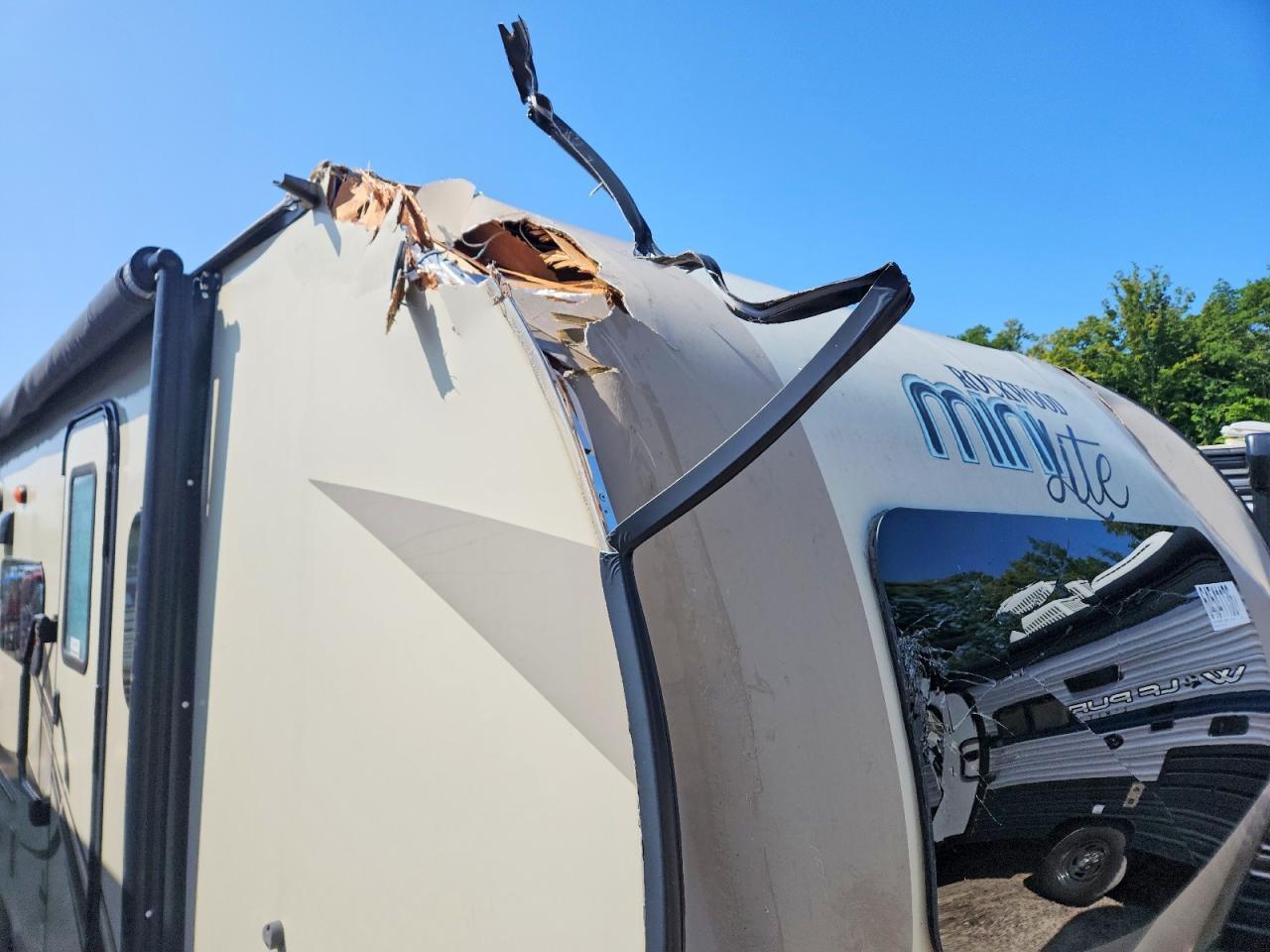 2019 FOREST RIVER ROCKWOOD MINI LITE CAMPER — Фото 9 из 10