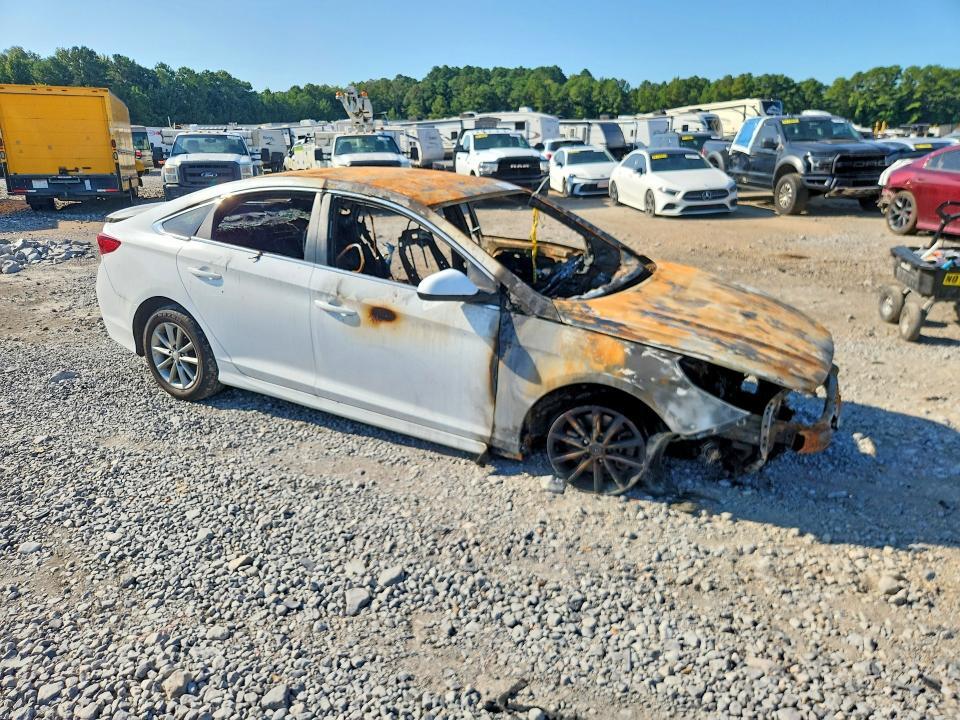 5NPE24AF5KH762269 2019 HYUNDAI SONATA photo no. 4