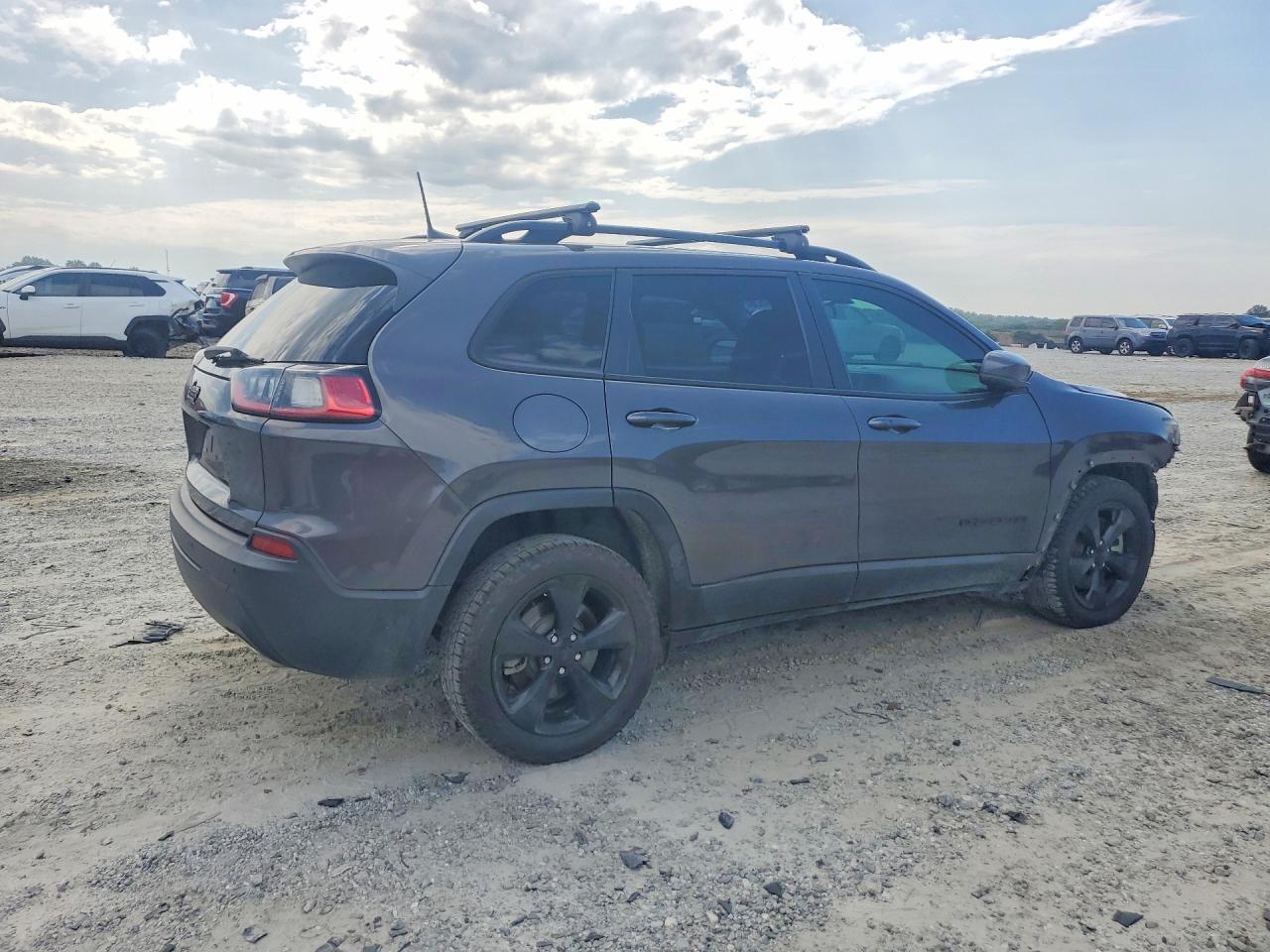 2019 JEEP CHEROKEE LATITUDE PLUS — Фото 3 из 13