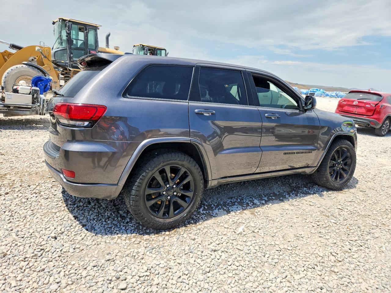 2019 JEEP GRAND CHEROKEE LAREDO — Фото 3 из 12