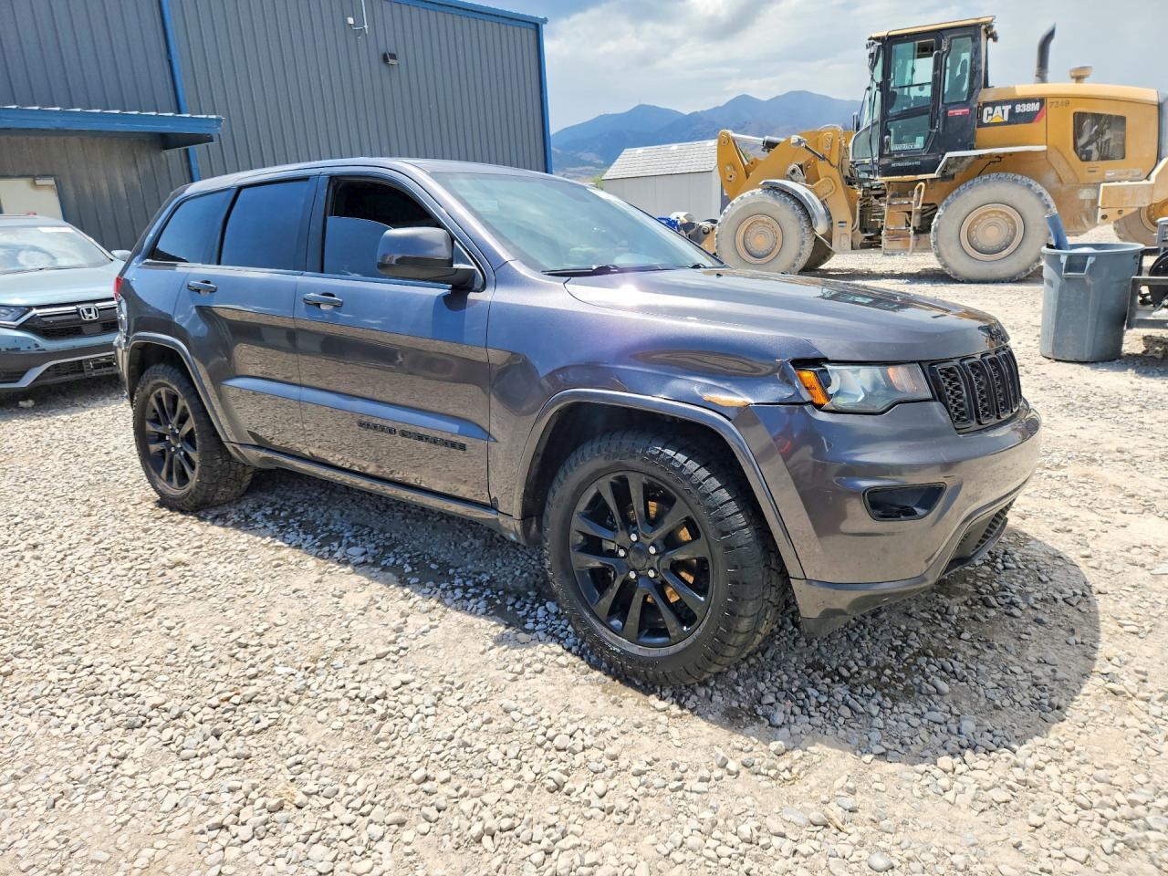 2019 JEEP GRAND CHEROKEE LAREDO — Фото 4 из 12