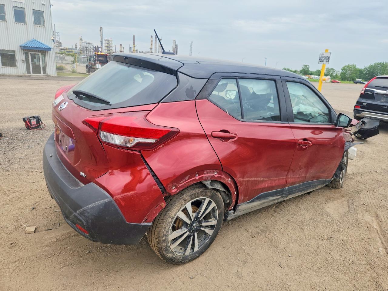 2019 NISSAN KICKS S — Фото 3 из 12
