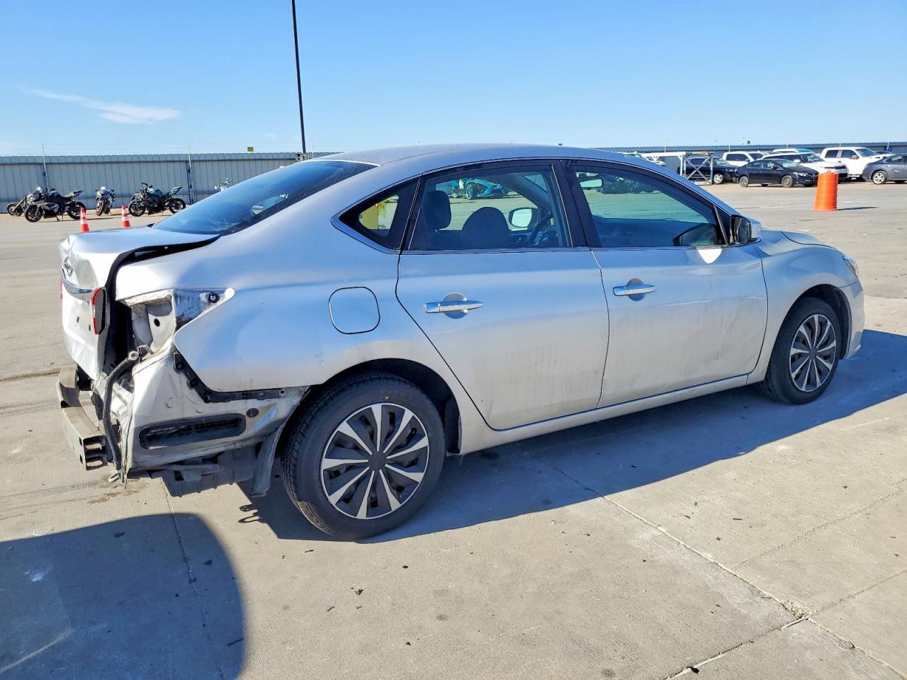 2019 NISSAN SENTRA S — Фото 3 из 13