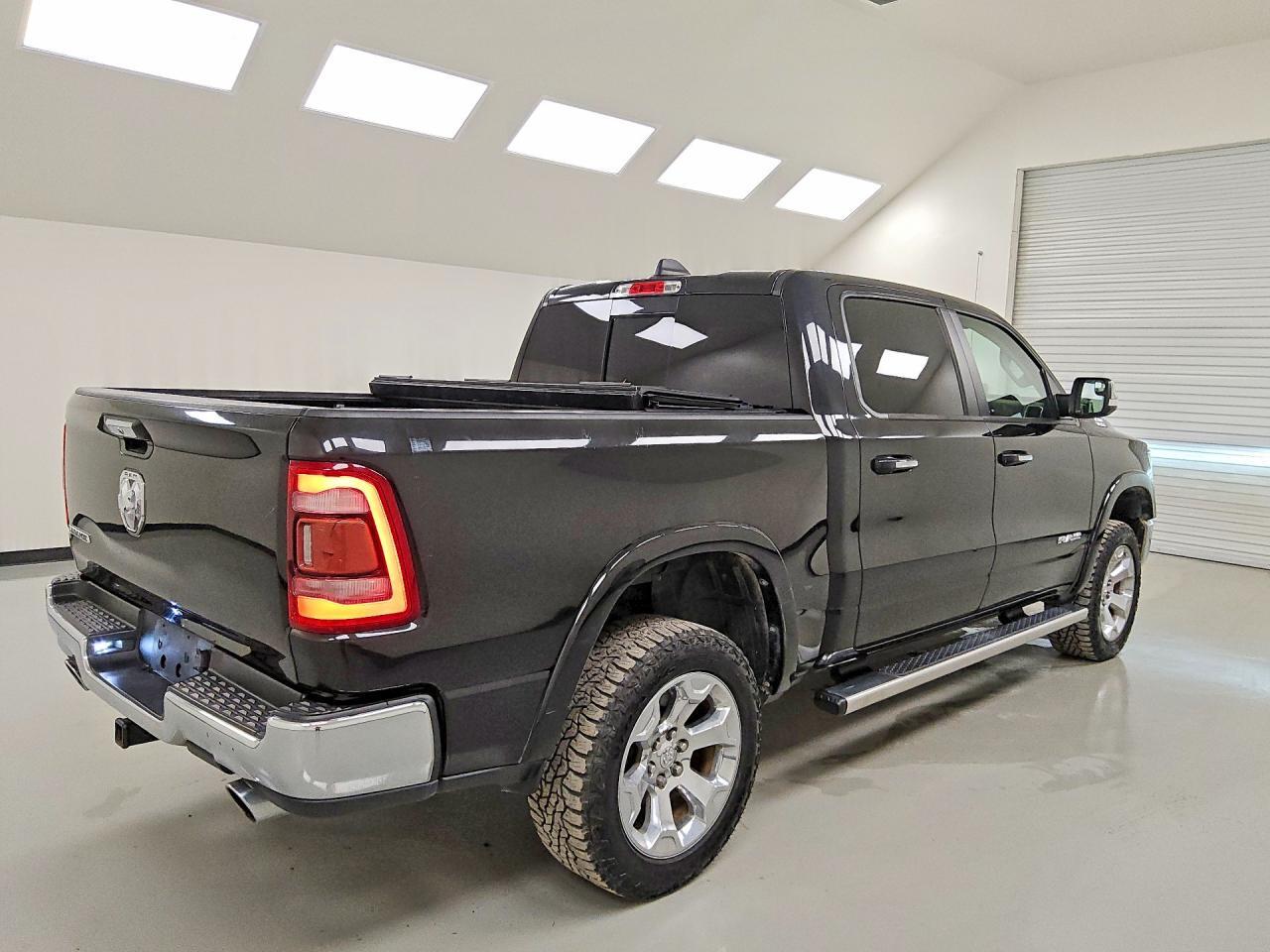 2019 RAM 1500 LARAMIE — Фото 3 из 12