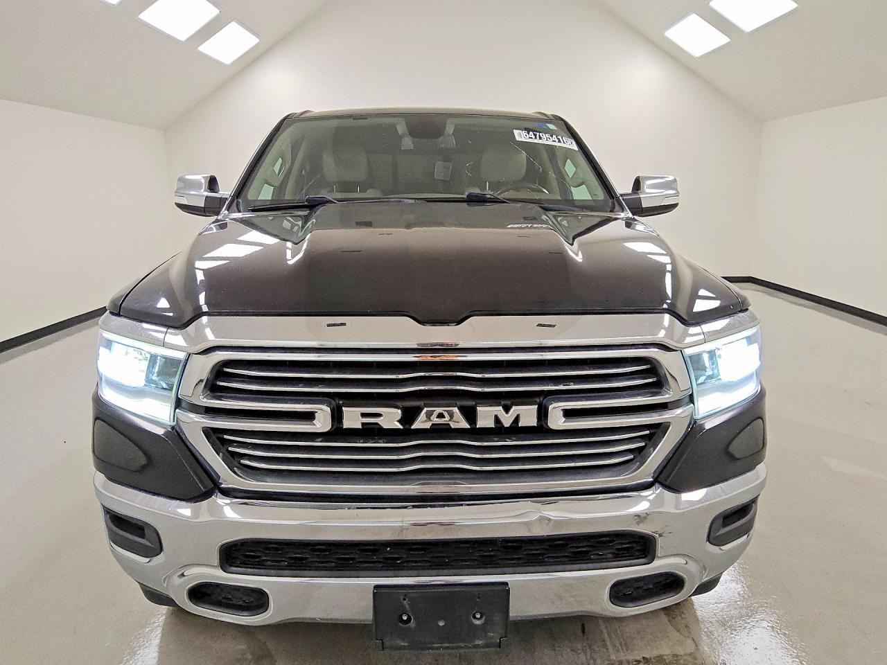 2019 RAM 1500 LARAMIE — Фото 5 из 12