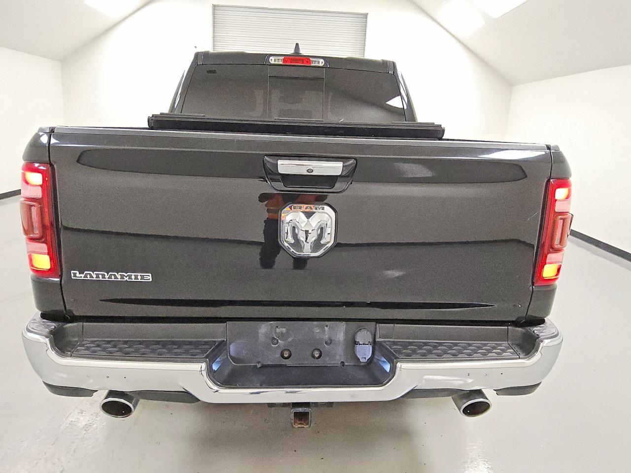2019 RAM 1500 LARAMIE — Фото 6 из 12