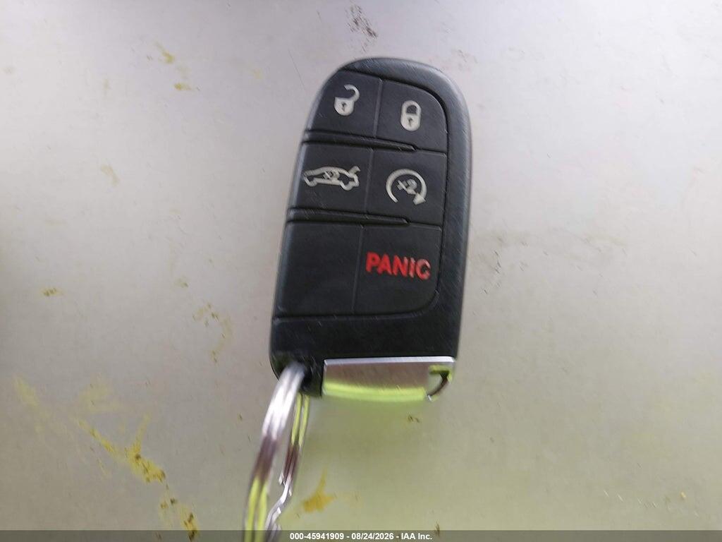 2C3CCAGG9HH616742 2017 CHRYSLER 300 photo no. 11