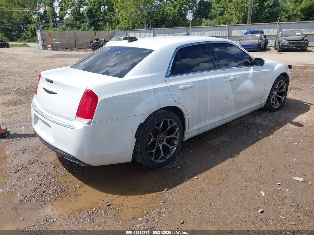 2C3CCAAG2FH749283 2015 CHRYSLER 300 photo no. 4