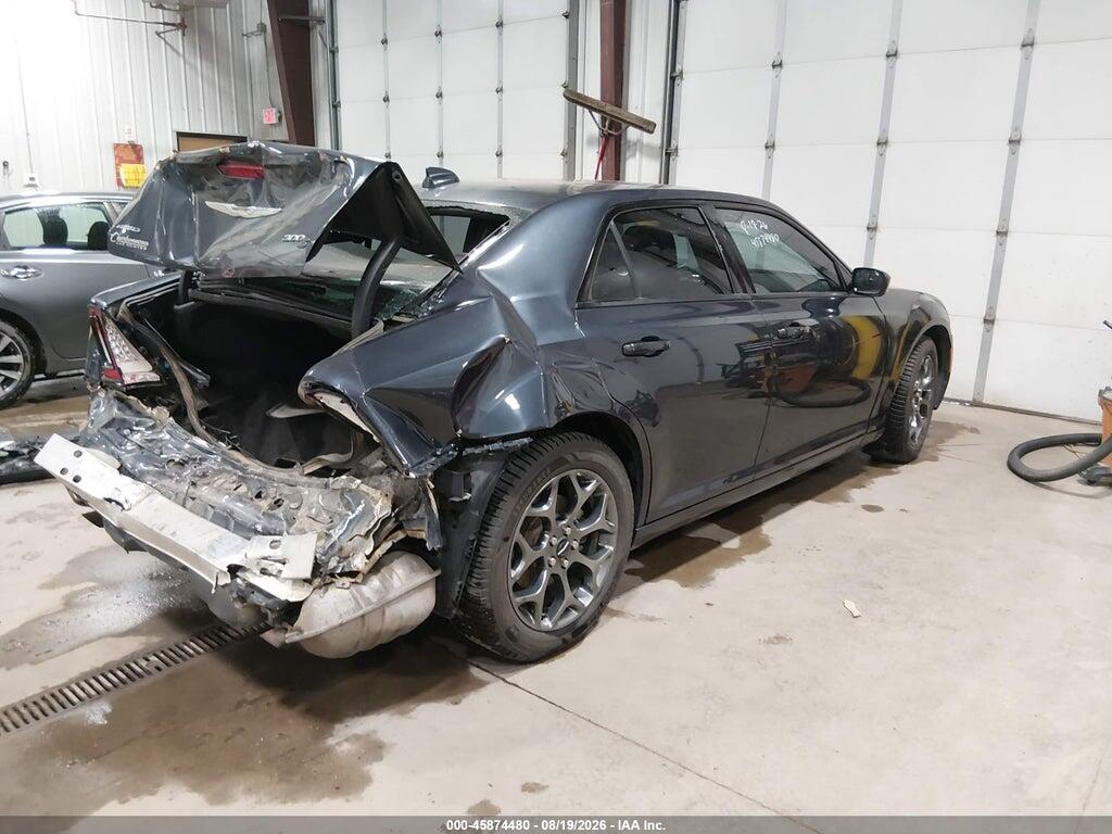 2C3CCAGG1JH321172 2018 CHRYSLER 300 photo no. 4