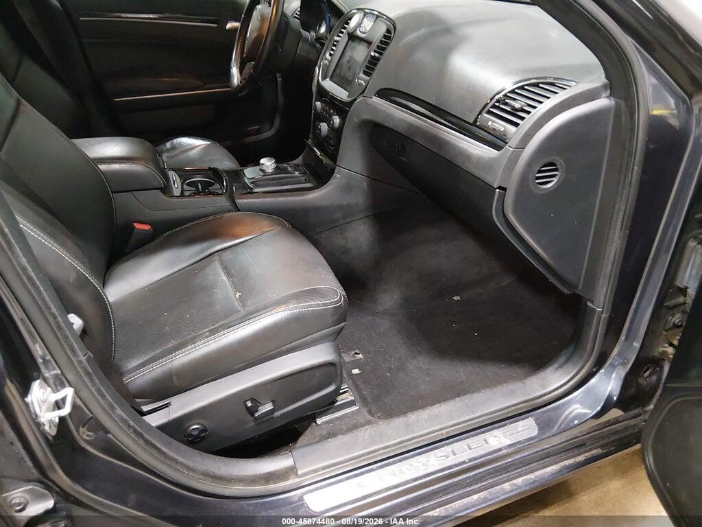 2C3CCAGG1JH321172 2018 CHRYSLER 300 photo no. 5