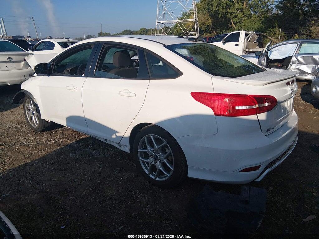 1FADP3F23FL218969 2015 FORD FOCUS photo no. 3